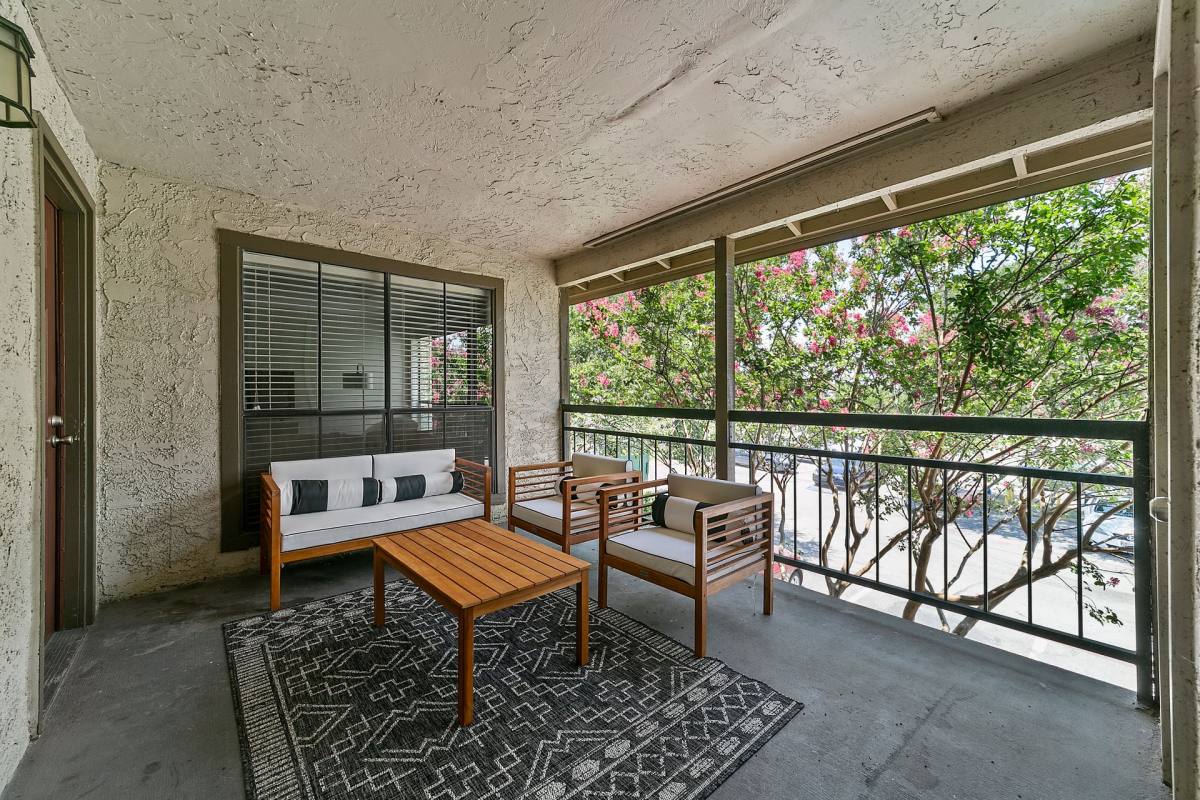 Apartment for rent at 9600 Golf Lakes Trail, Dallas, TX 75231
