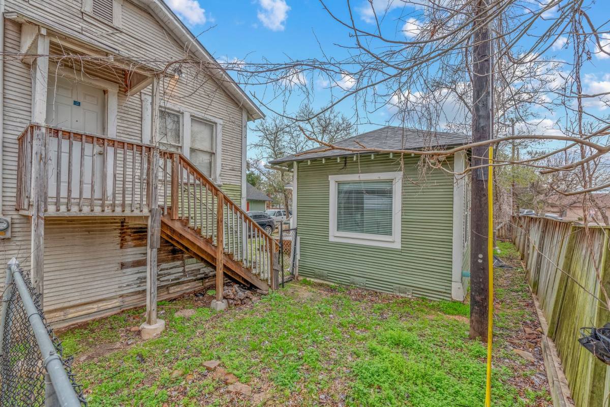 Apartment for rent at 304 N Haswell Dr, Bryan, TX 77803