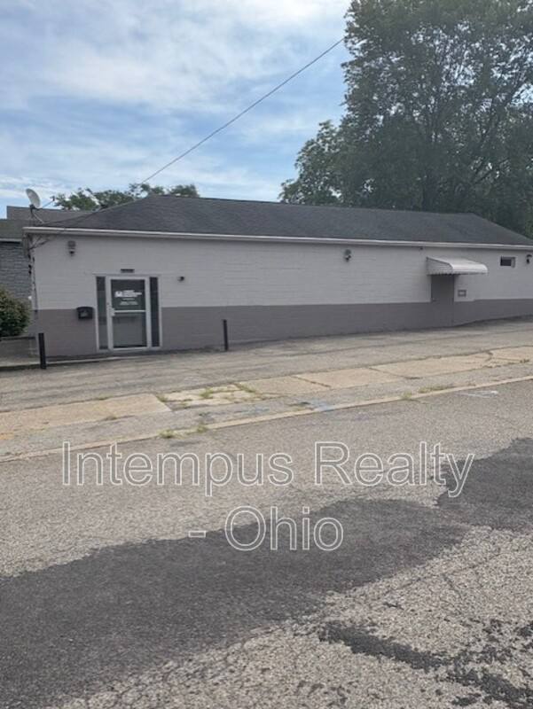 House for rent at 80 Elm St, Struthers, OH 44471