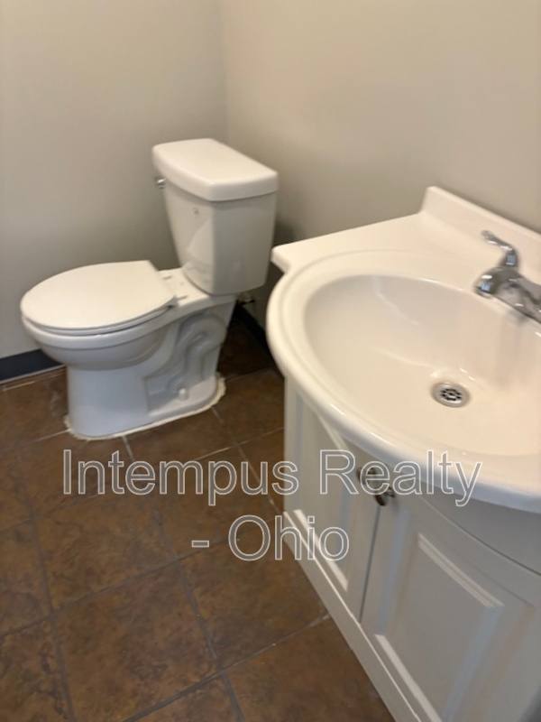 House for rent at 80 Elm St, Struthers, OH 44471