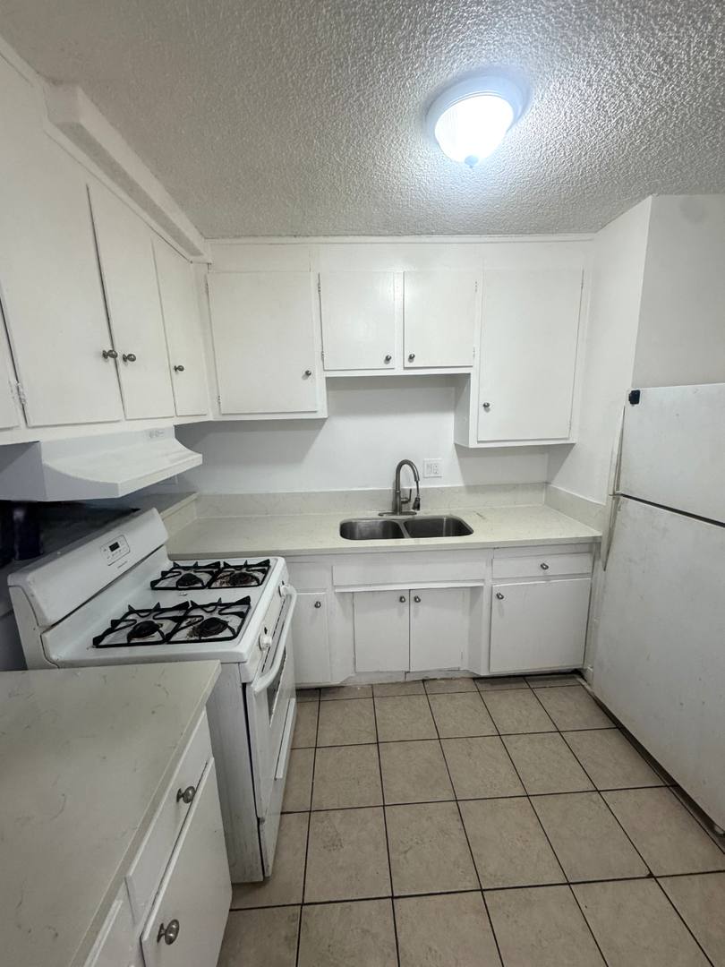 Apartment for rent at 7104 S San Pedro St, Los Angeles, CA 90003