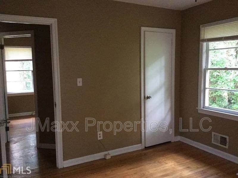 House for rent at 2913 Horse Shoe Dr, Atlanta, GA 30316