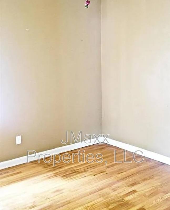 House for rent at 2913 Horse Shoe Dr, Atlanta, GA 30316