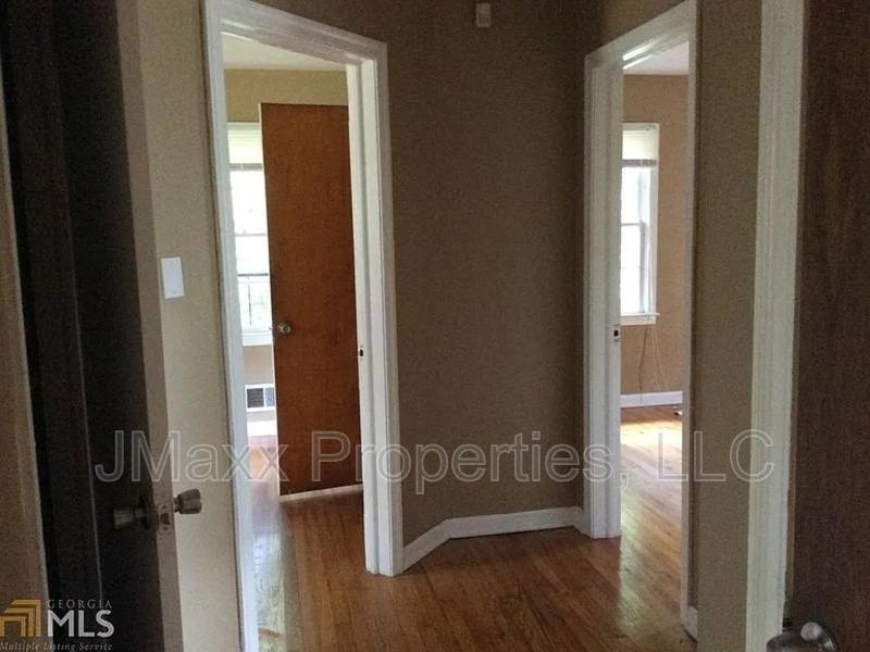 House for rent at 2913 Horse Shoe Dr, Atlanta, GA 30316
