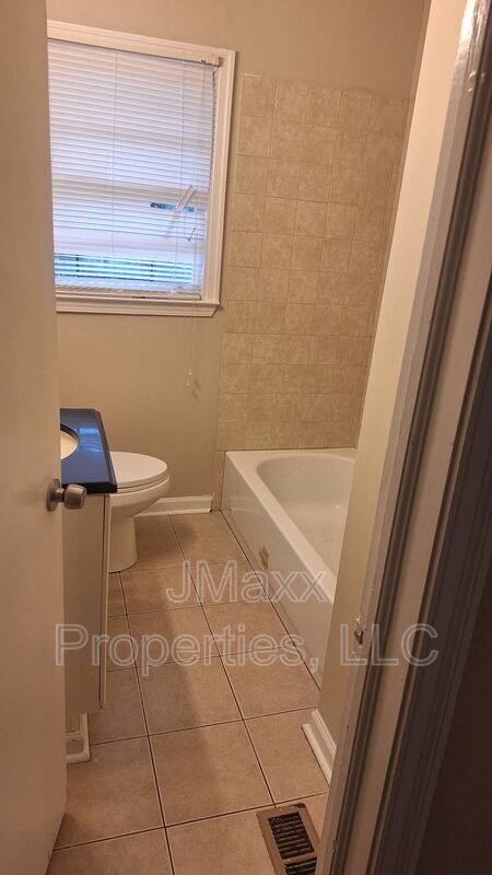 House for rent at 2913 Horse Shoe Dr, Atlanta, GA 30316
