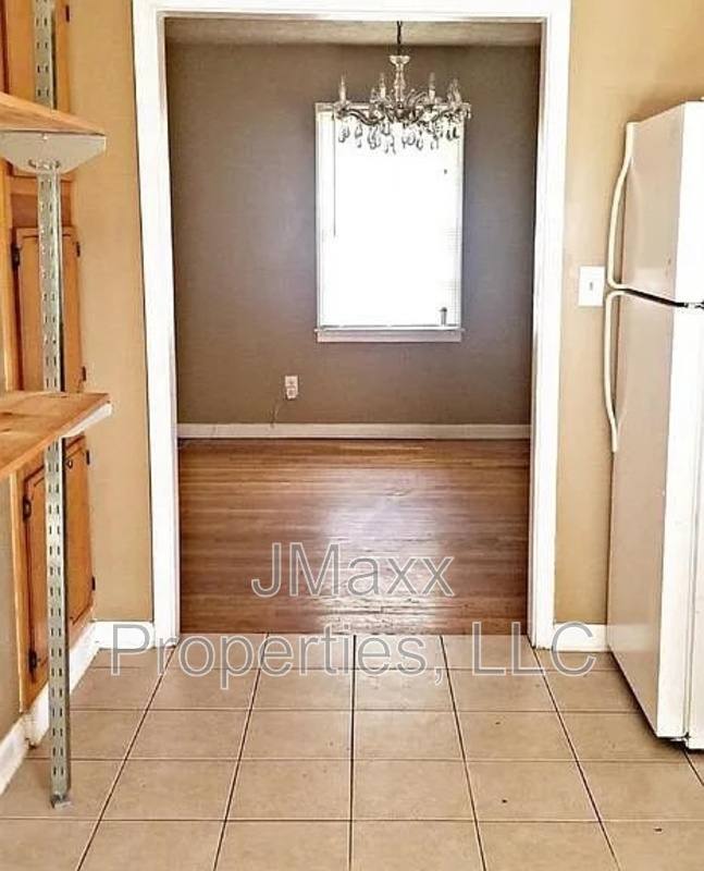 House for rent at 2913 Horse Shoe Dr, Atlanta, GA 30316