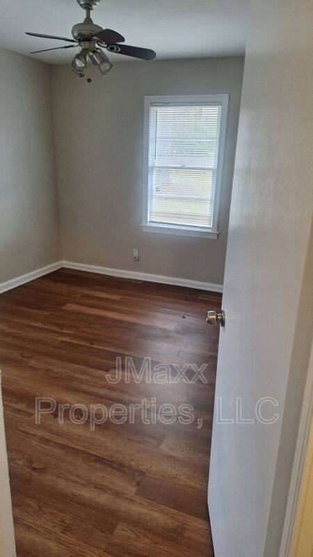 House for rent at 2913 Horse Shoe Dr, Atlanta, GA 30316