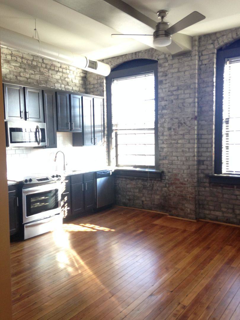 Apartment for rent at 926 Commerce St, Lynchburg, VA 24504