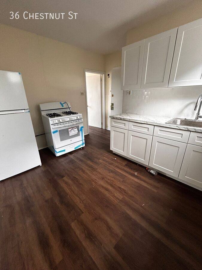Apartment for rent at 36 Chestnut St, Yonkers, NY 10701