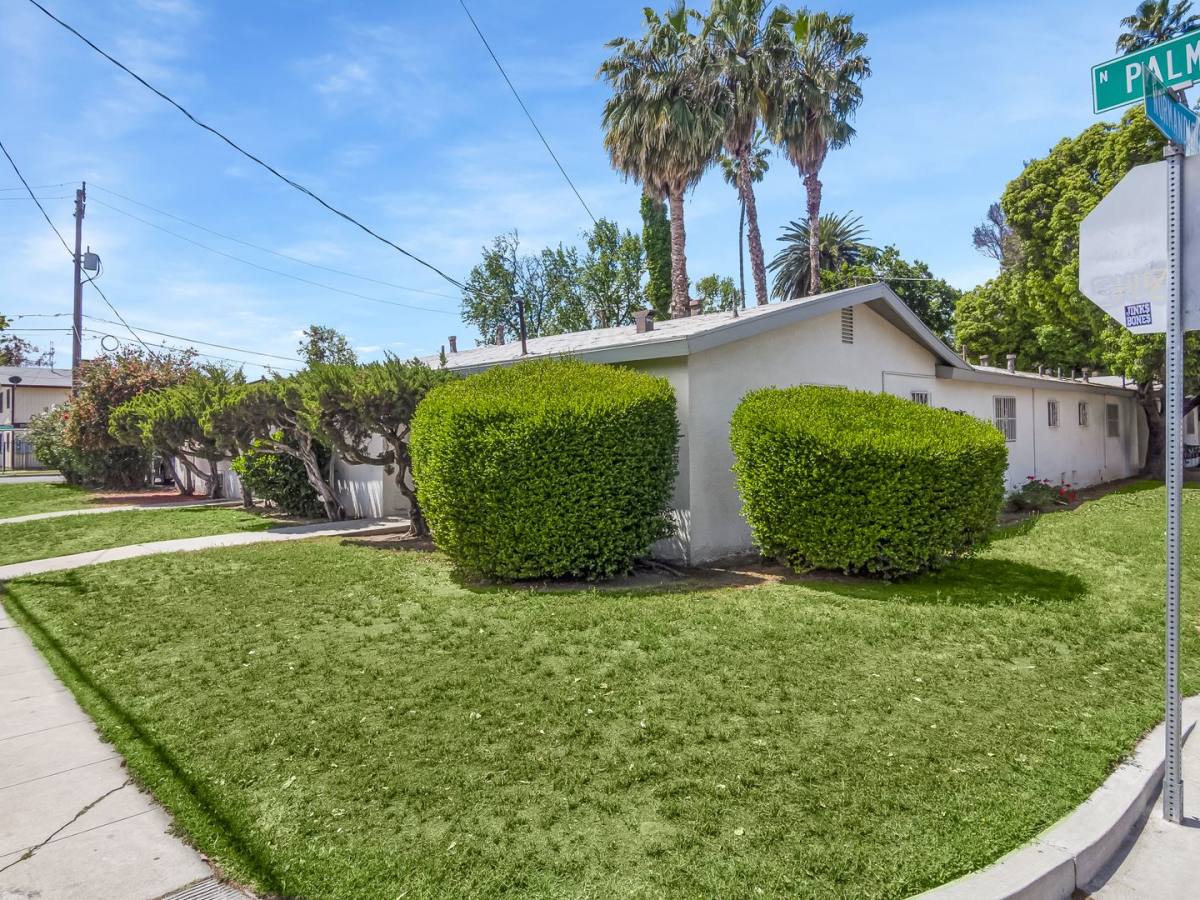 Apartment for rent at 1411-1433 N Palm Ave, Fresno, CA 93728