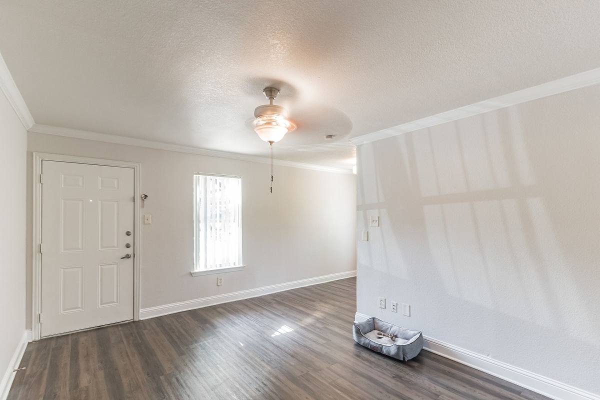 Apartment for rent at 929 N Marsalis Ave, Dallas, TX 75203