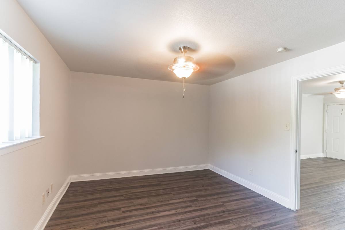 Apartment for rent at 929 N Marsalis Ave, Dallas, TX 75203