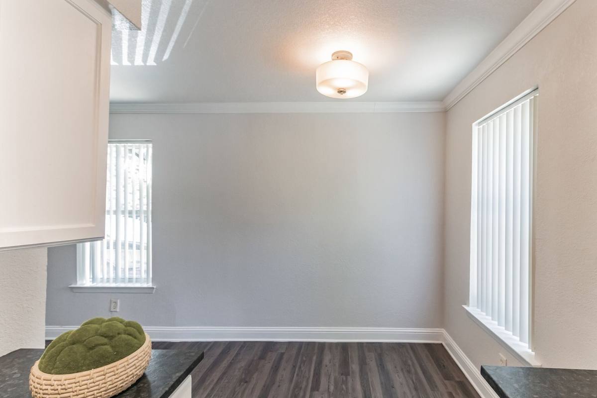 Apartment for rent at 929 N Marsalis Ave, Dallas, TX 75203
