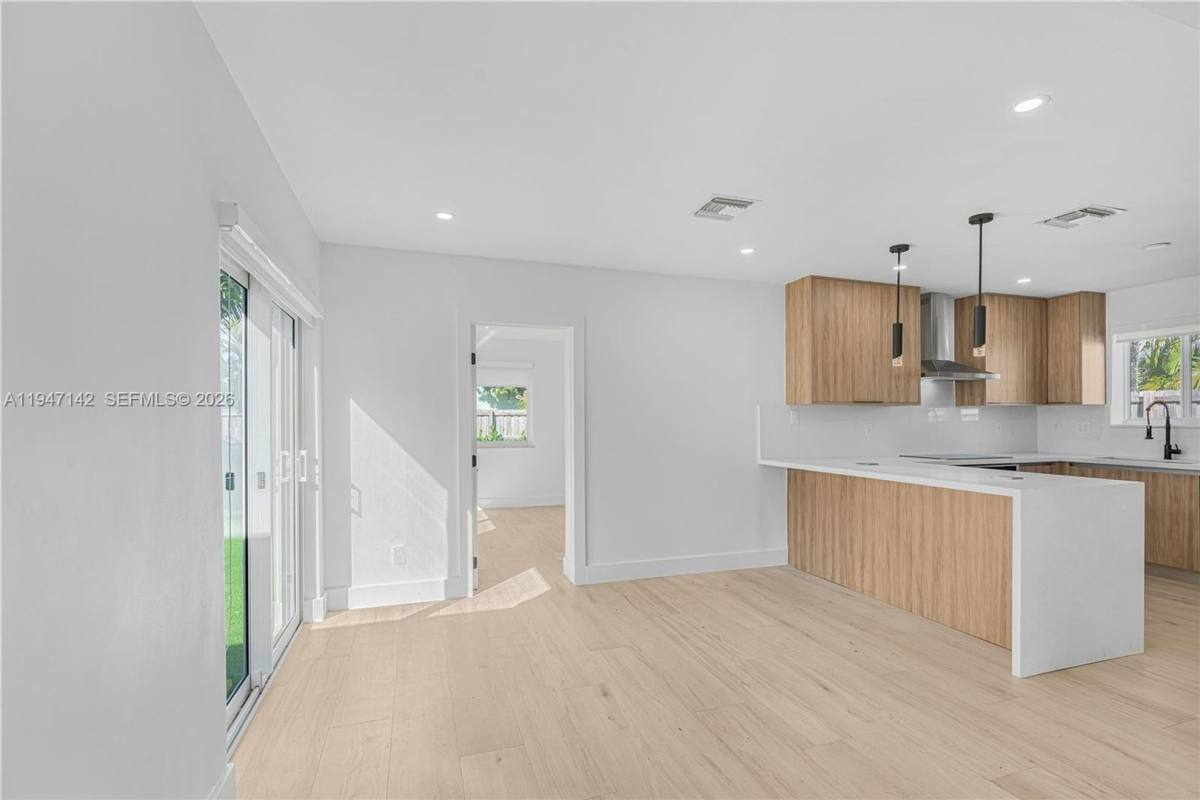 House for rent at 1116 N 31st Ave, Hollywood, FL 33021