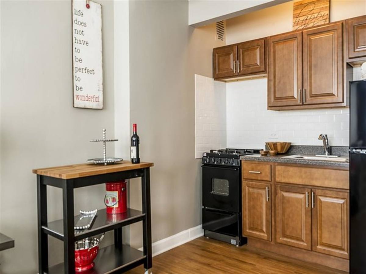 Apartment for rent at 7100 S Shore Dr, Chicago, IL 60649