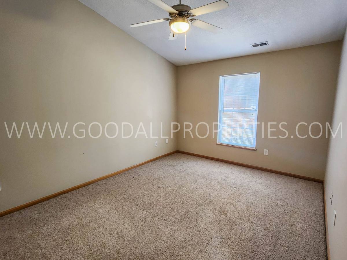 Townhouse for rent at 4304 153rd Place, Urbandale, IA 50323
