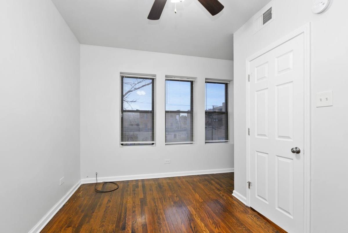 Apartment for rent at 7525-33 S Kingston Ave, Chicago, IL 60649