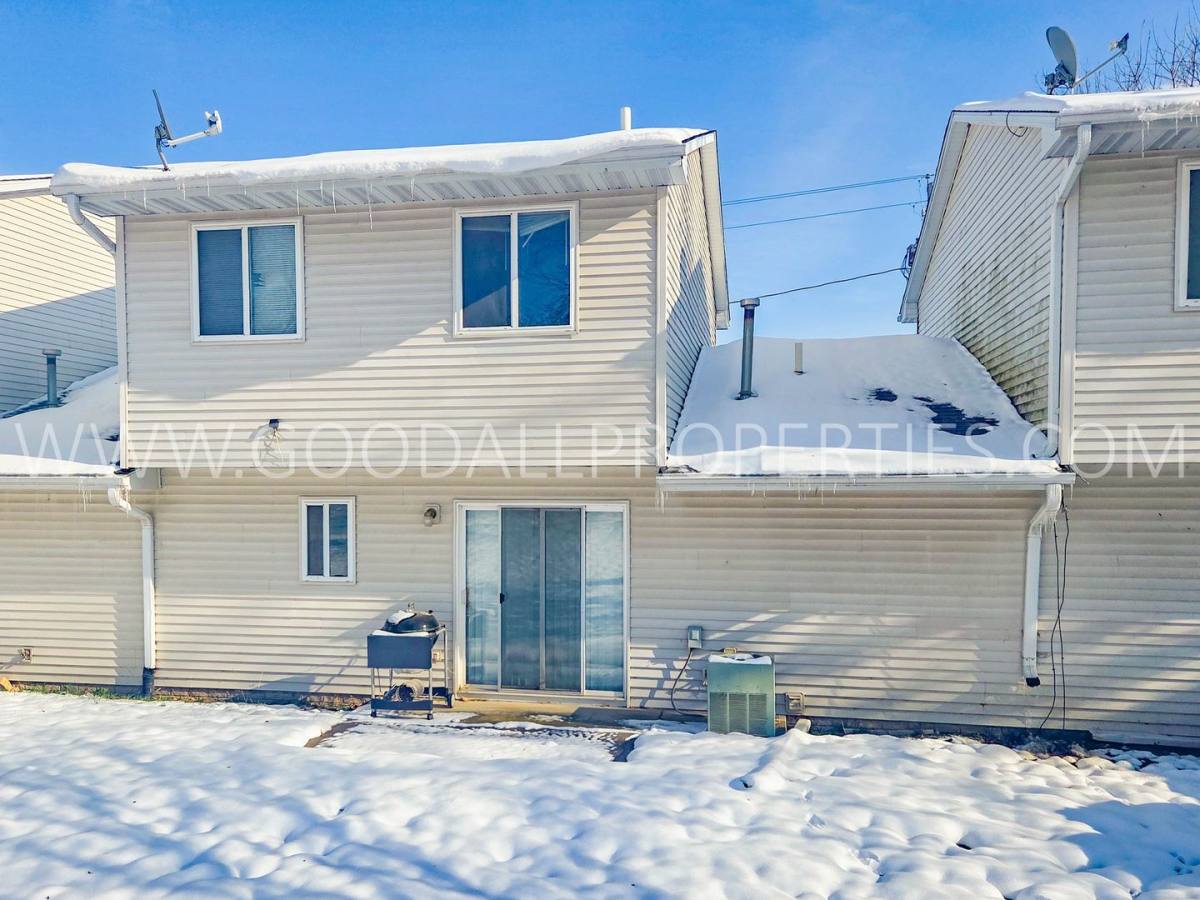 Townhouse for rent at 409 Hazel St, Van Meter, IA 50261