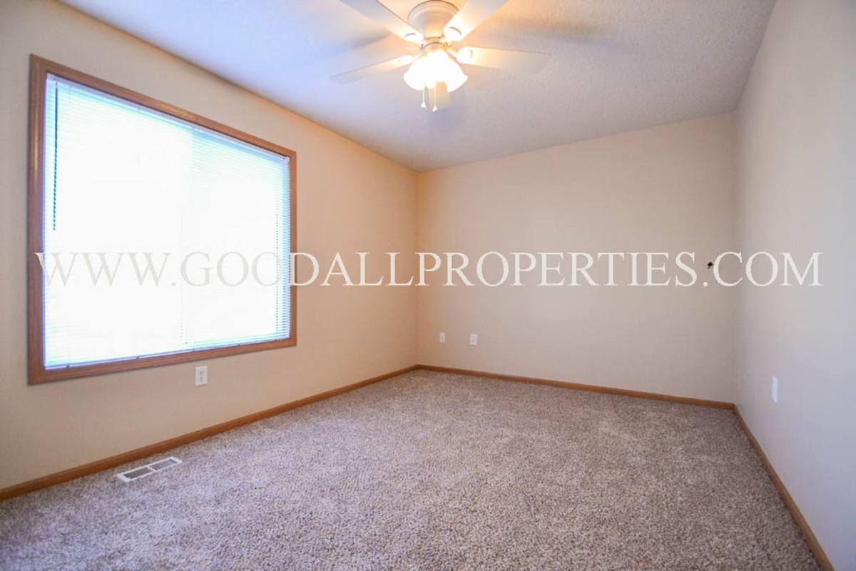Townhouse for rent at 409 Hazel St, Van Meter, IA 50261