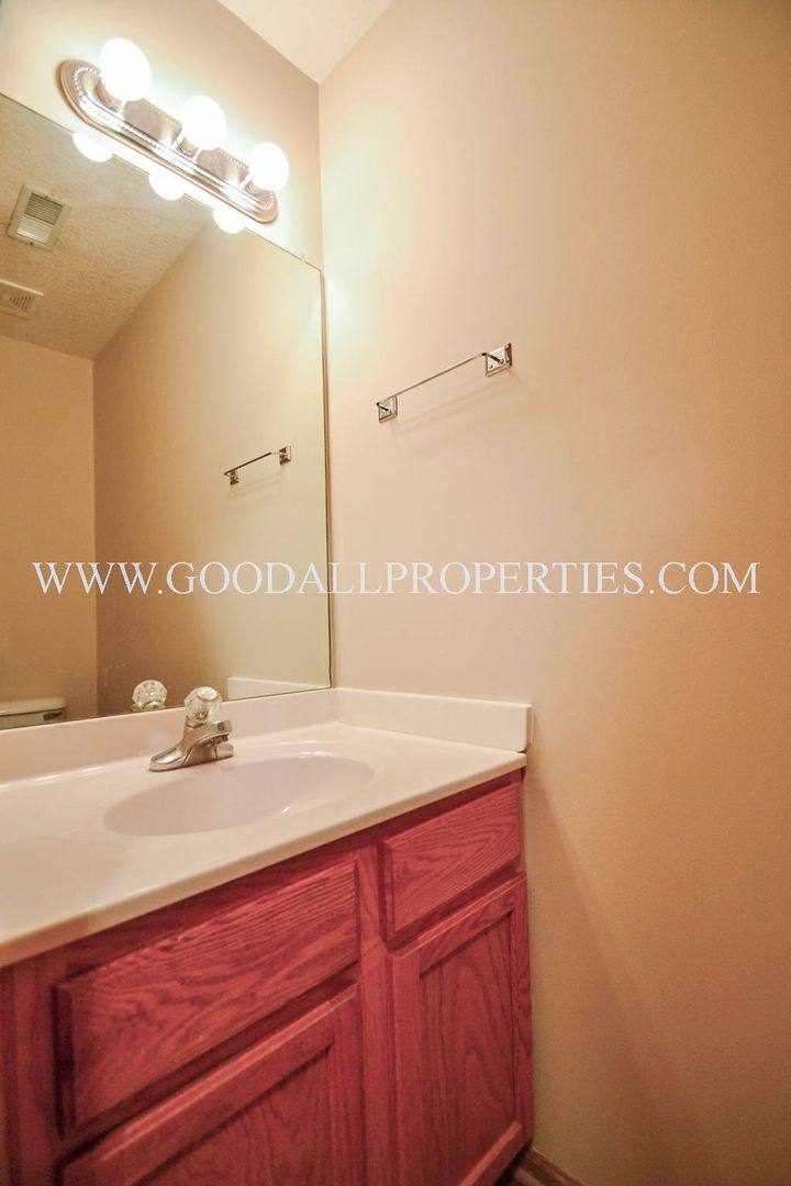 Townhouse for rent at 409 Hazel St, Van Meter, IA 50261