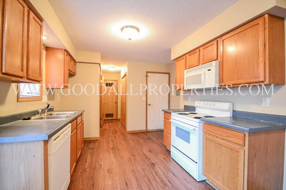 Townhouse for rent at 409 Hazel St, Van Meter, IA 50261
