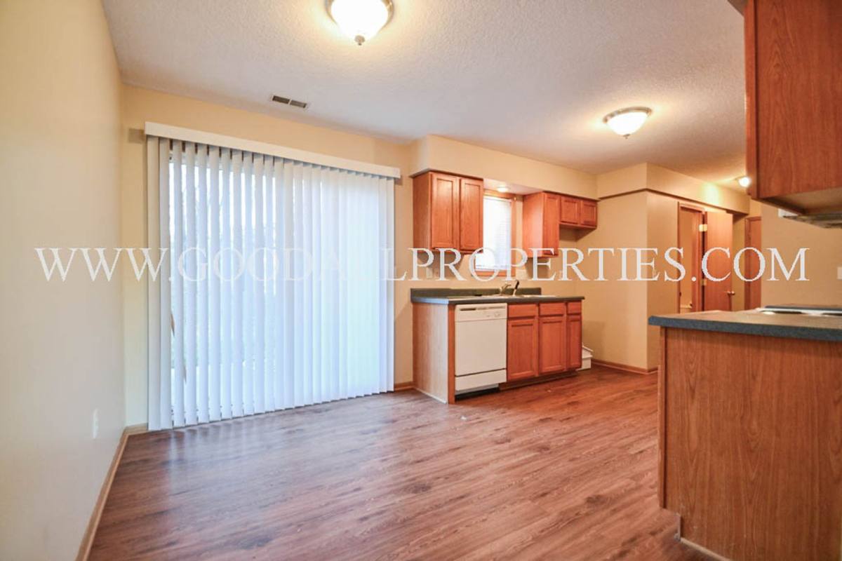 Townhouse for rent at 409 Hazel St, Van Meter, IA 50261