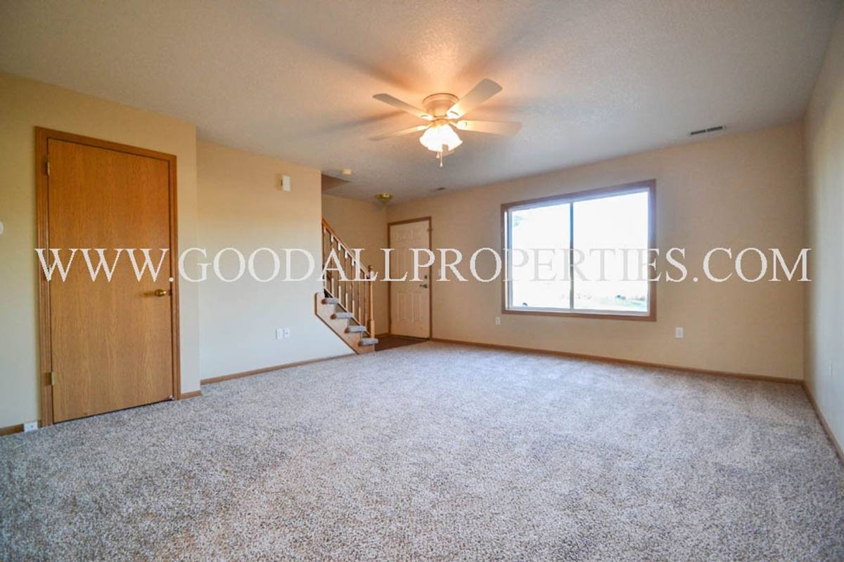 Townhouse for rent at 409 Hazel St, Van Meter, IA 50261