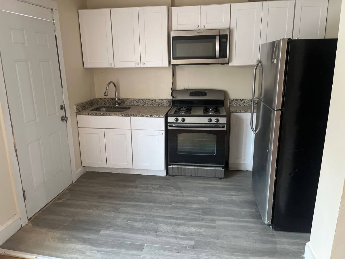 Apartment for rent at 7027-7033 S Indiana Ave, Chicago, IL 60637