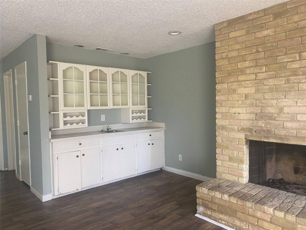 Townhouse for rent at 501 Towne House Lane, Richardson, TX 75081