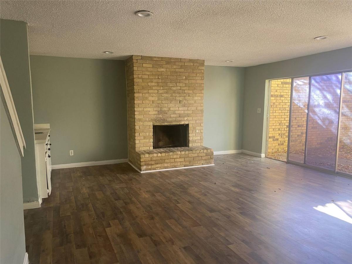 Townhouse for rent at 501 Towne House Lane, Richardson, TX 75081