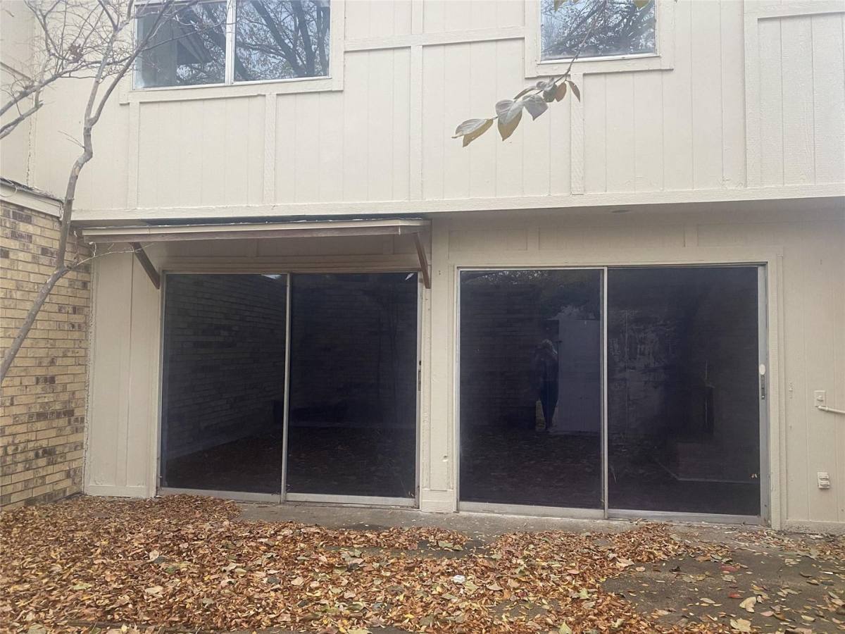 Townhouse for rent at 501 Towne House Lane, Richardson, TX 75081