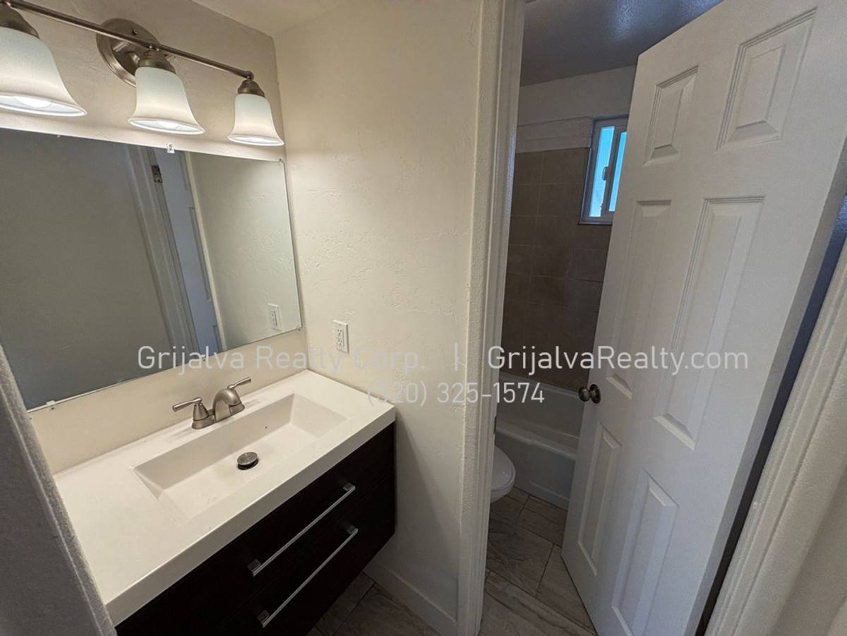 Townhouse for rent at 2920 N Richey, Tucson, AZ 85716