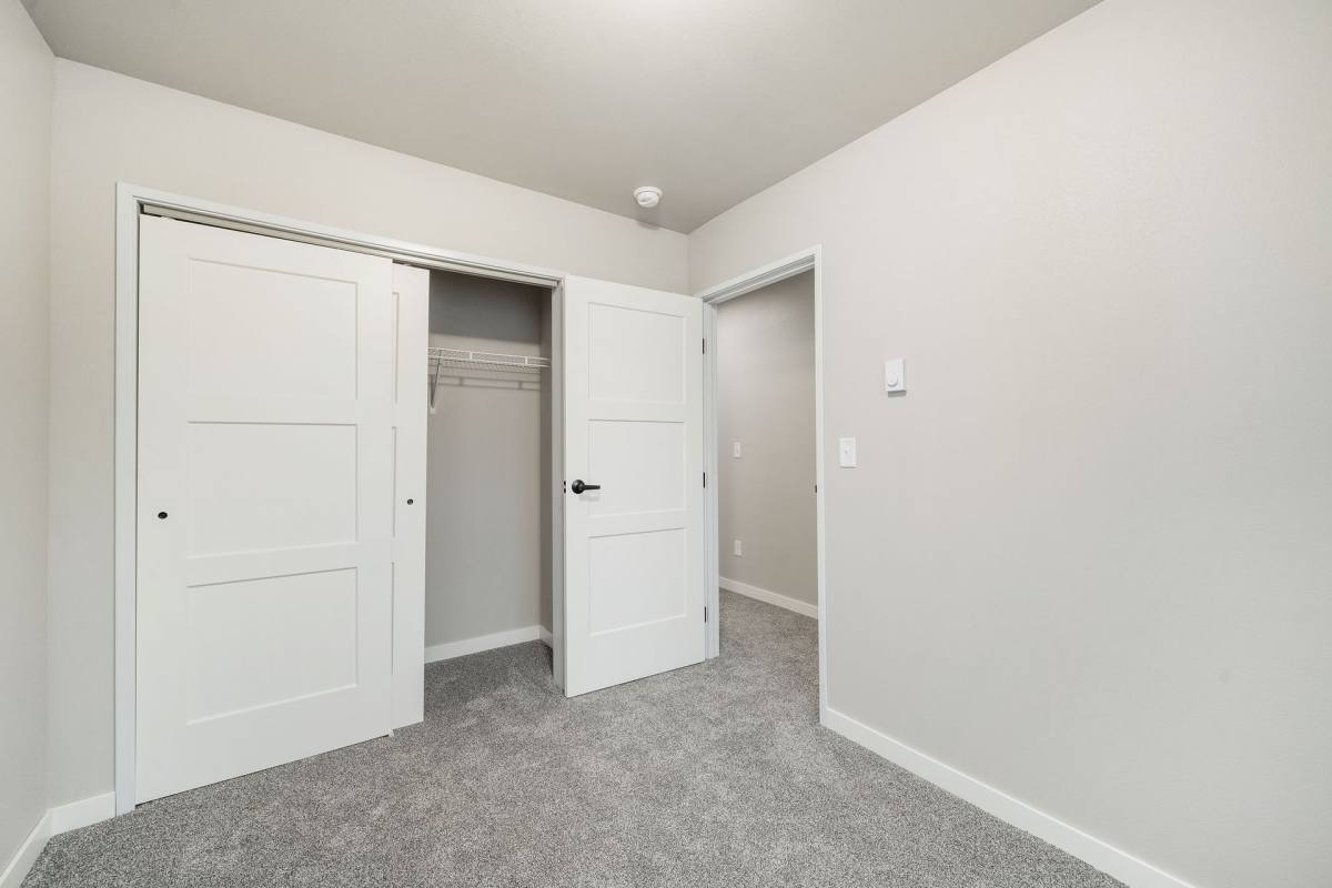 Townhouse for rent at 401 S Cliff Ave, Harrisburg, SD 57032