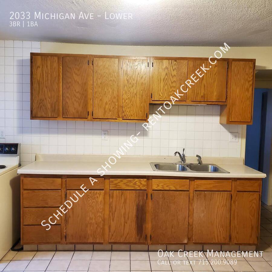 Apartment for rent at 2033 Michigan Ave, Stevens Point, WI 54481