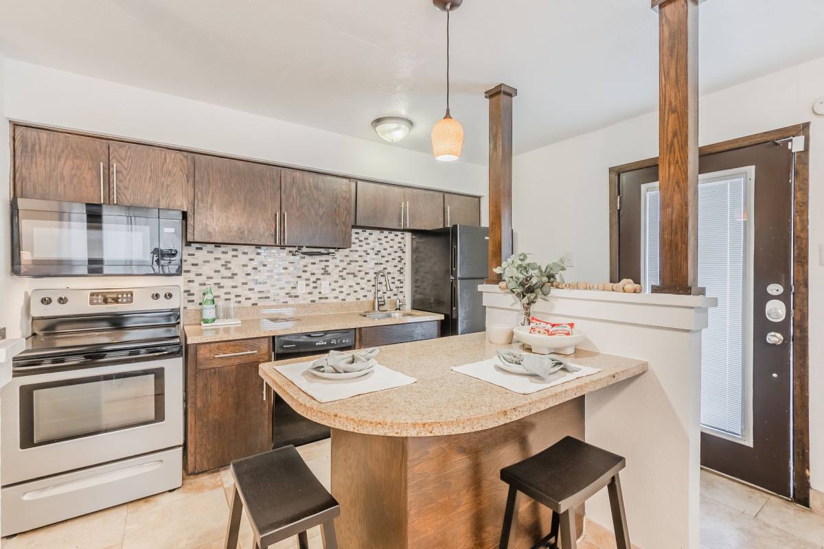 Apartment for rent at 6466 Ridgecrest Rd, Dallas, TX 75231