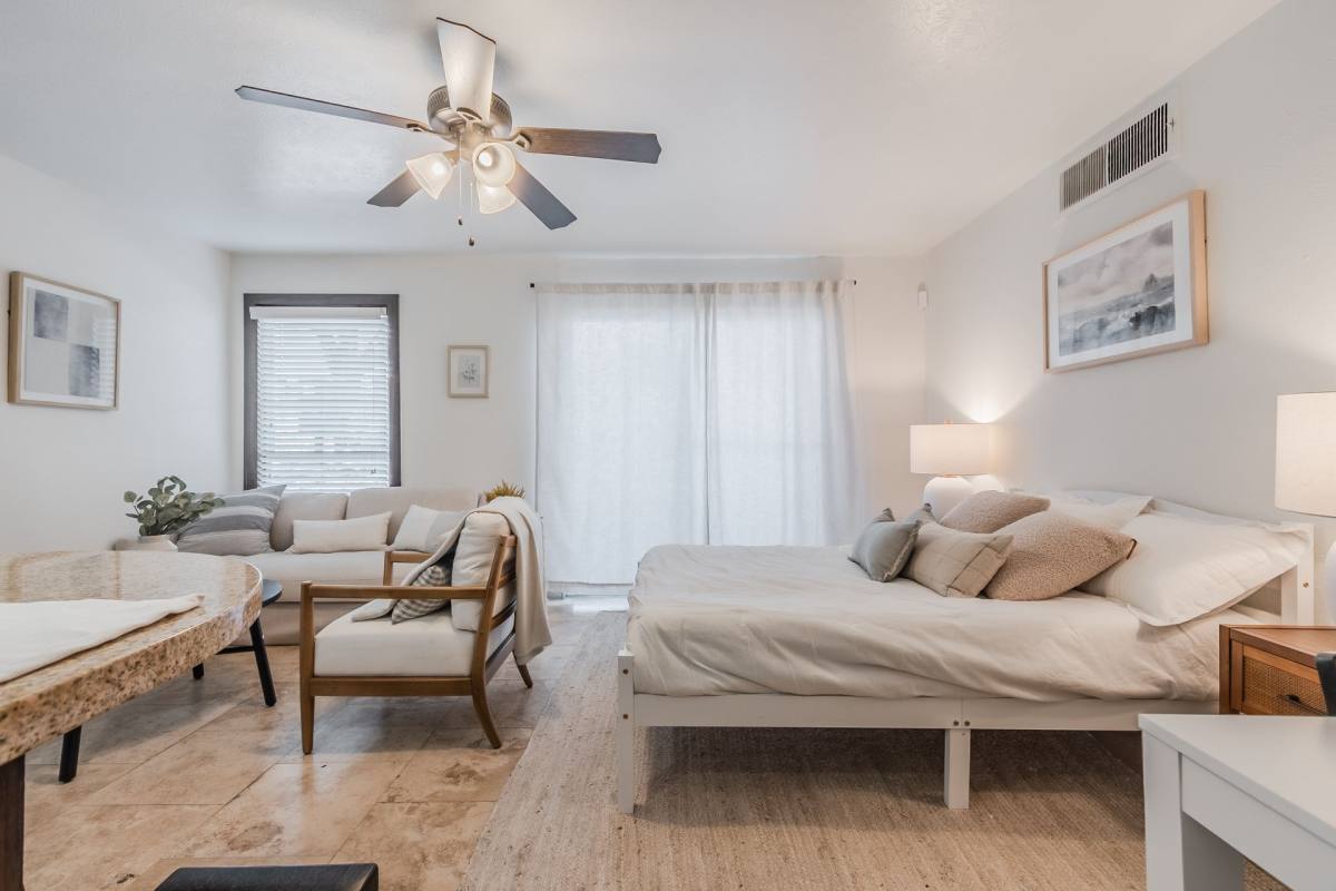 Apartment for rent at 6466 Ridgecrest Rd, Dallas, TX 75231