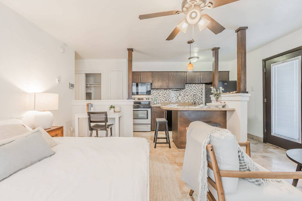 Apartment for rent at 6466 Ridgecrest Rd, Dallas, TX 75231