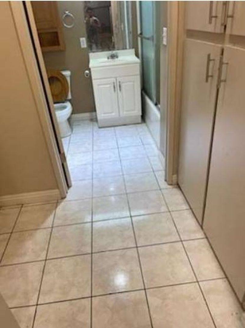Apartment for rent at 1618 Schrader Blvd, Los Angeles, CA 90028