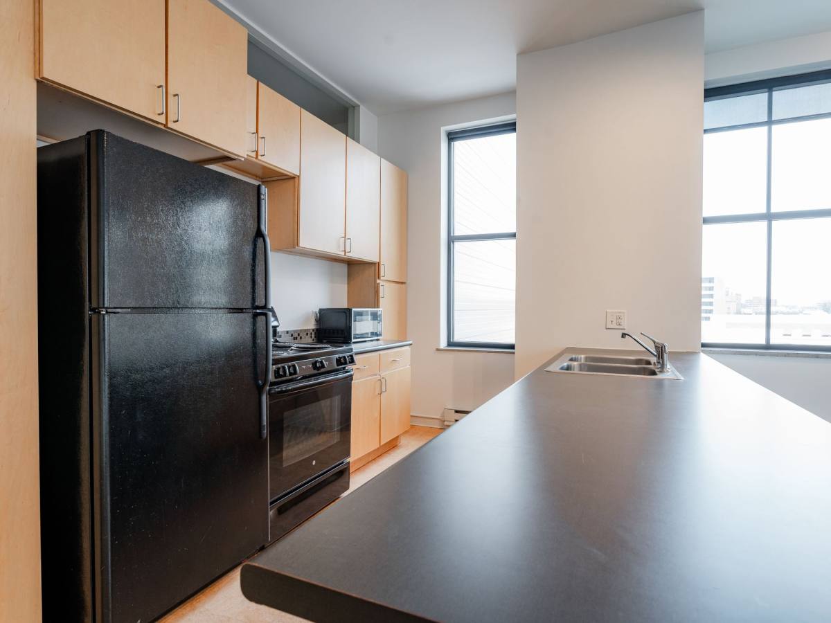 Apartment for rent at 405 6th Ave, Des Moines, IA 50309