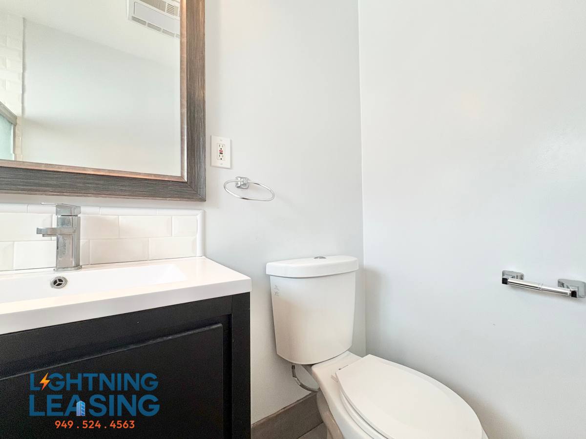 Apartment for rent at 1526 Corinth Ave #7, Los Angeles, CA 90025