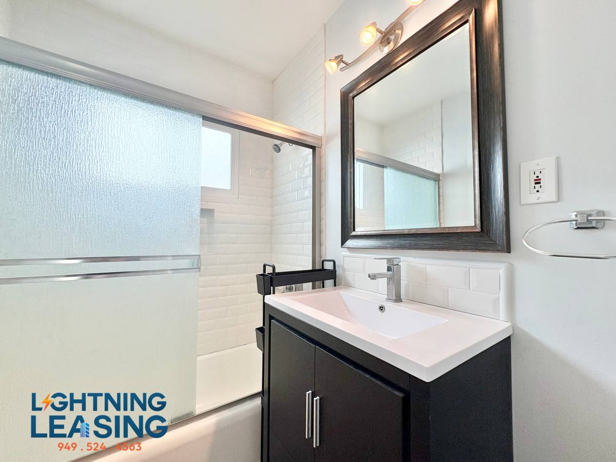 Apartment for rent at 1526 Corinth Ave #7, Los Angeles, CA 90025