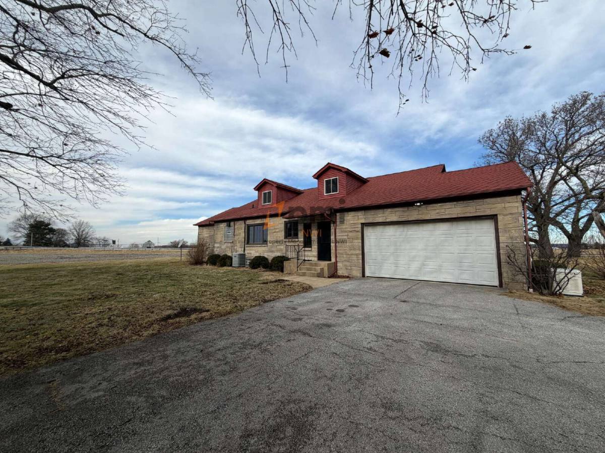 House for rent at 13403 223rd Ave, Lowell, IN 46356
