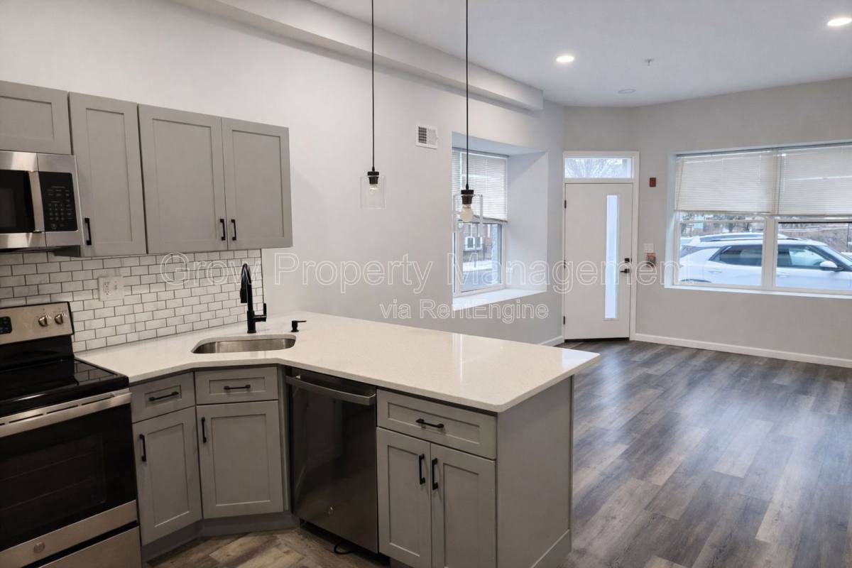 Apartment for rent at 623 W Oxford St #1, Philadelphia, PA 19122
