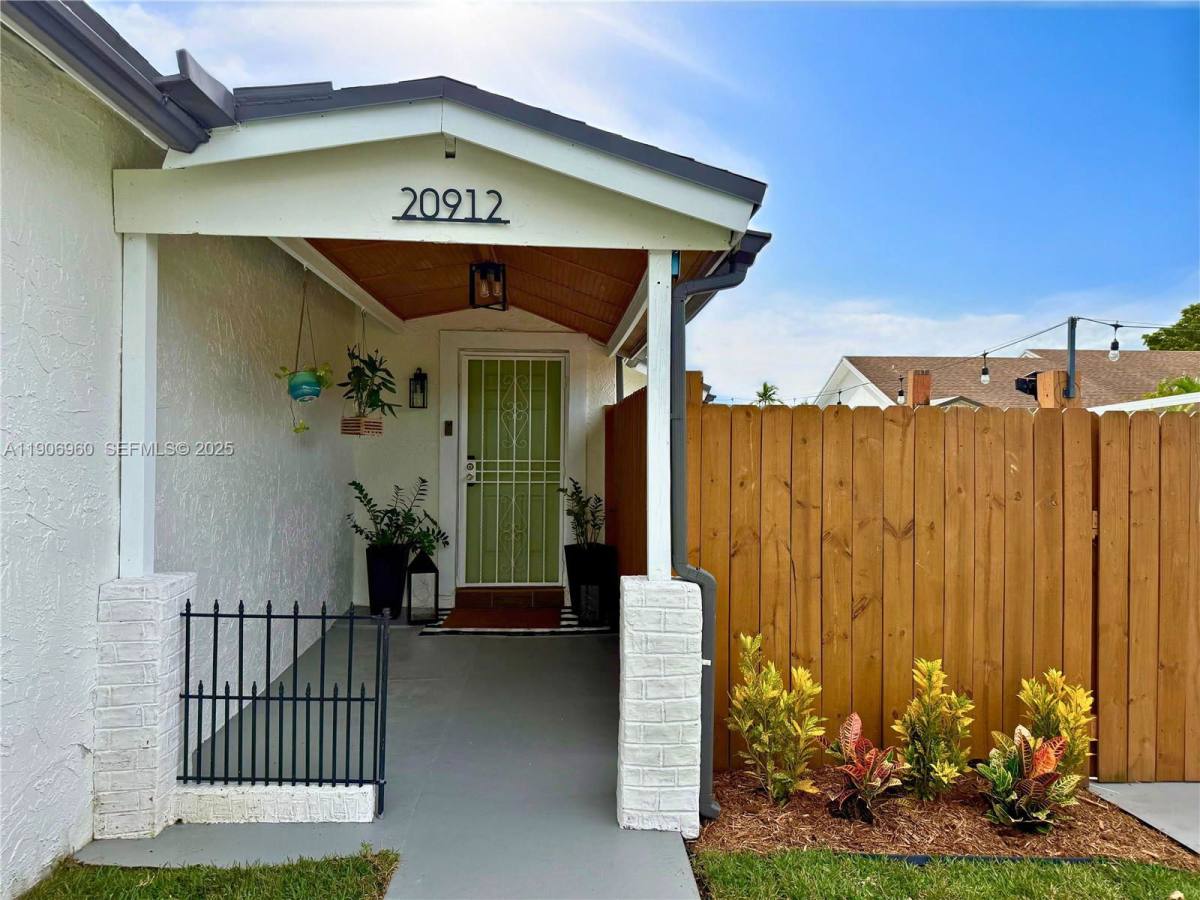 House for rent at 20912 SW 125th Ave Rd, Miami, FL 33177