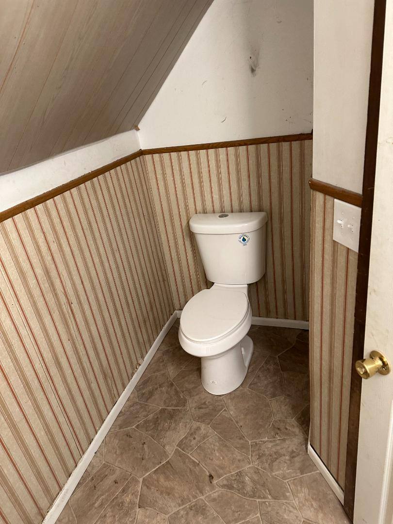 Apartment for rent at 208 1 2 E Ave #B, Hutchinson, KS 67501