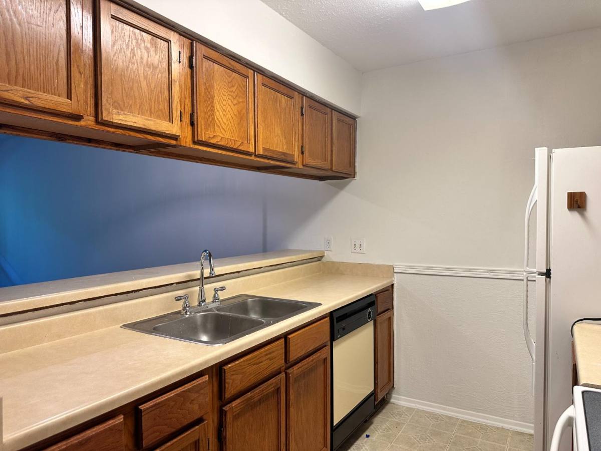 Apartment for rent at 7313 Gulf Freeway 409, Houston, TX 77017