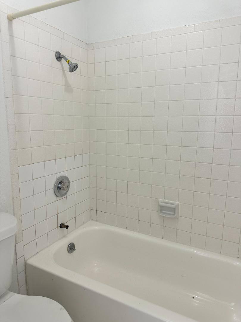 Apartment for rent at 7313 Gulf Freeway 409, Houston, TX 77017