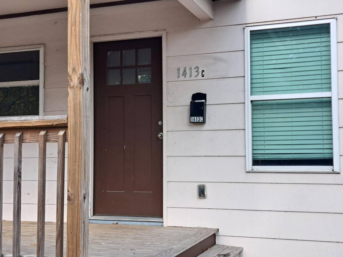 Apartment for rent at 1413 Egypt St, Houston, TX 77009