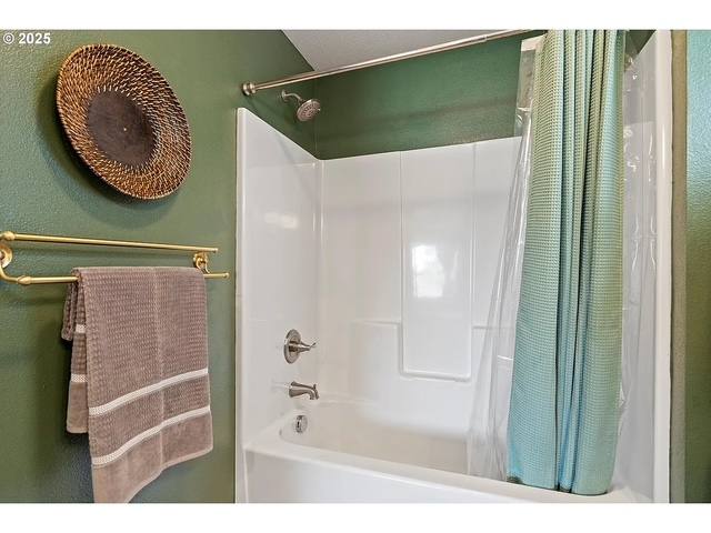 House for rent at 570 NE 55th Ave, Portland, OR 97213