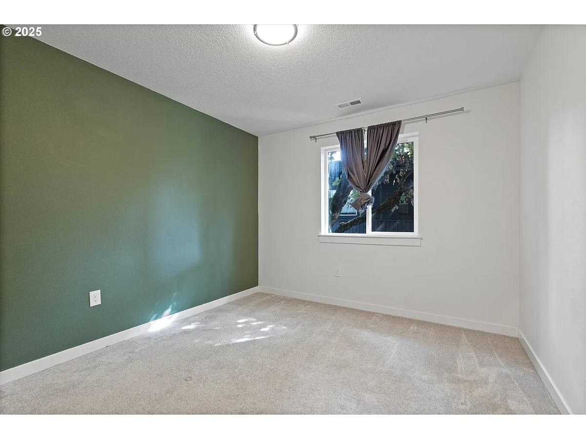 House for rent at 570 NE 55th Ave, Portland, OR 97213